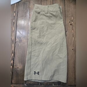Boys Youth Large Kahki Under armour Shorts
